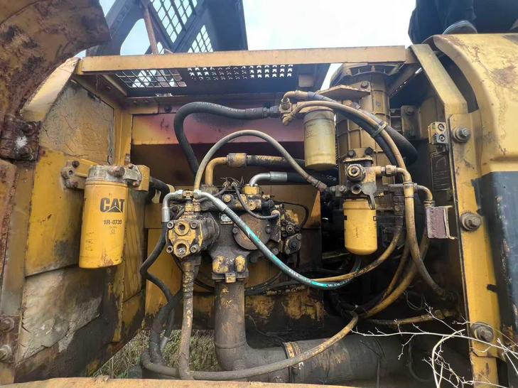 Buy Caterpillar 325C Used Excavator / 1