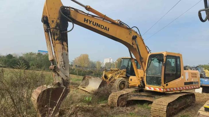 Buy Hyundai R225-7 Used Excavator / 1