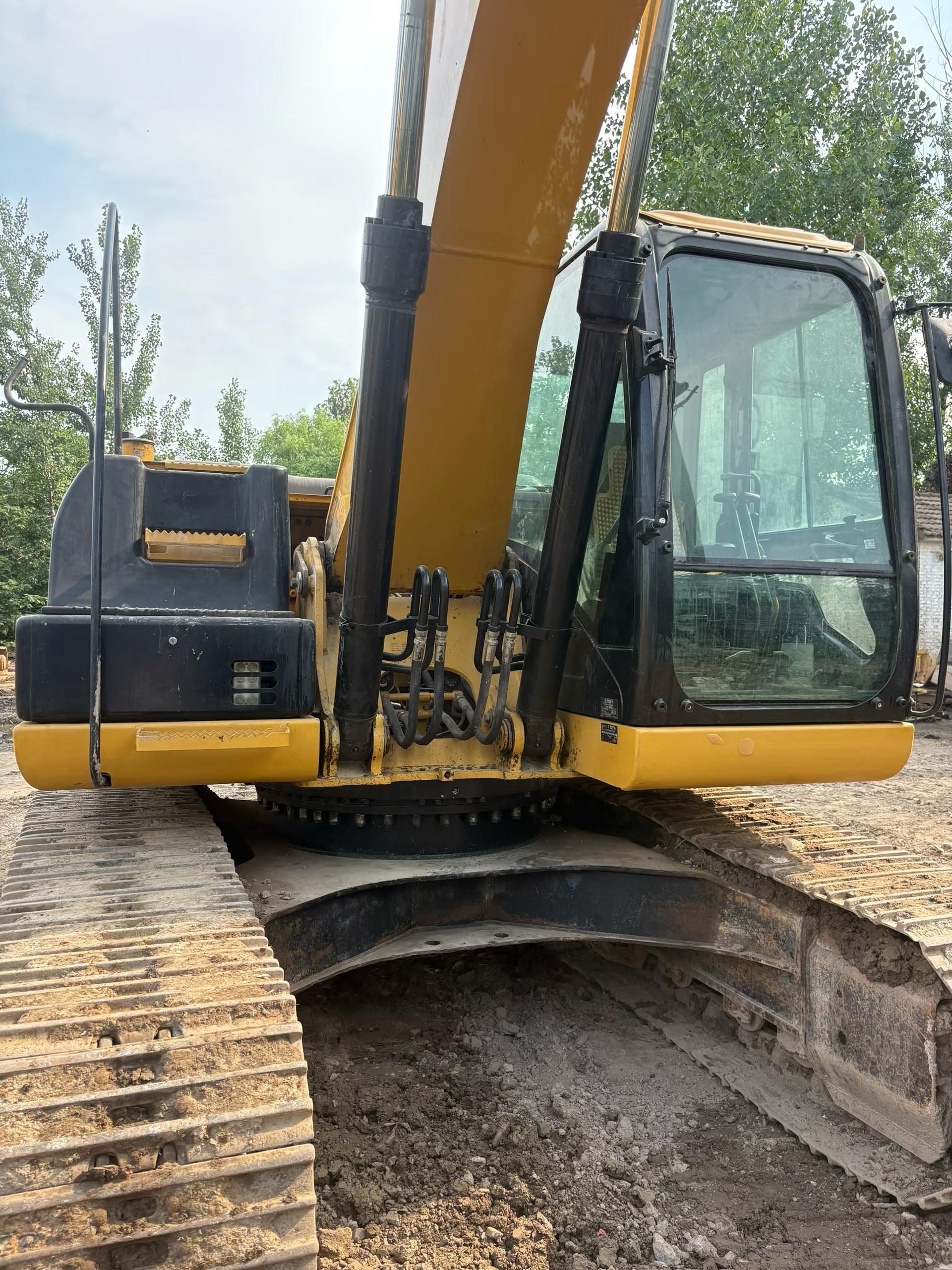 Buy Caterpillar 320D Used Excavator / 4