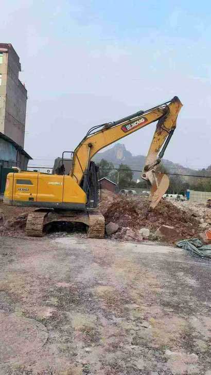 Buy XCMG XE135B Used Excavator / 1
