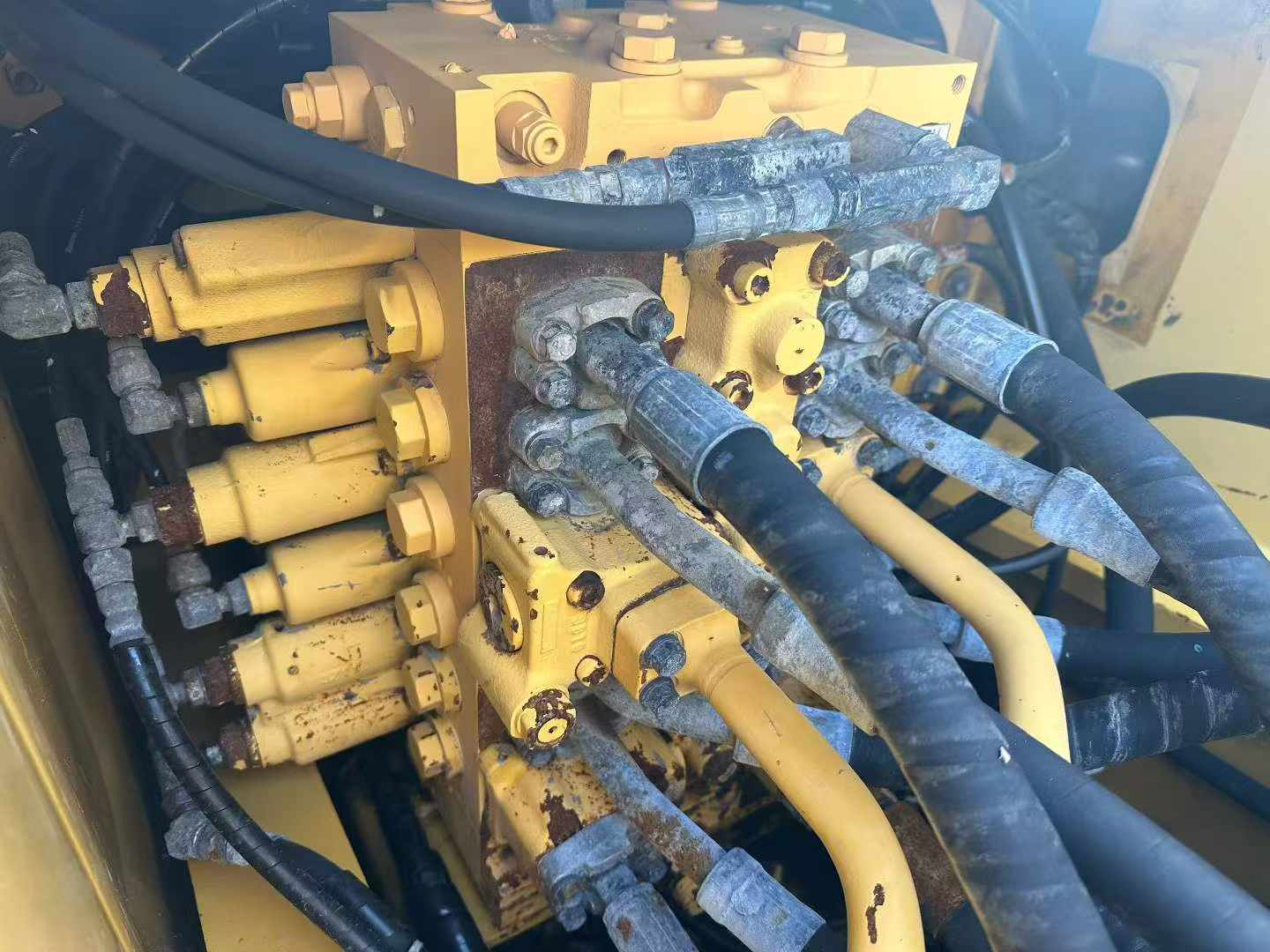 Buy Komatsu PC200-8N1 Used Excavator / 3
