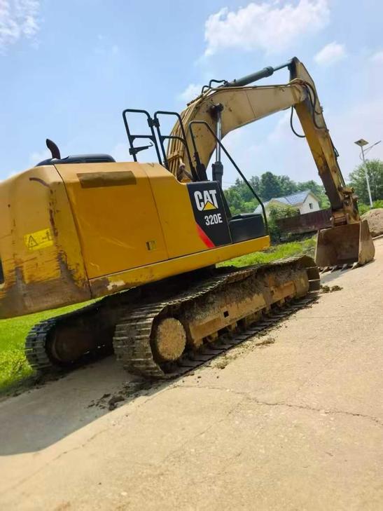 Buy Caterpillar 320E Used Excavator / 1