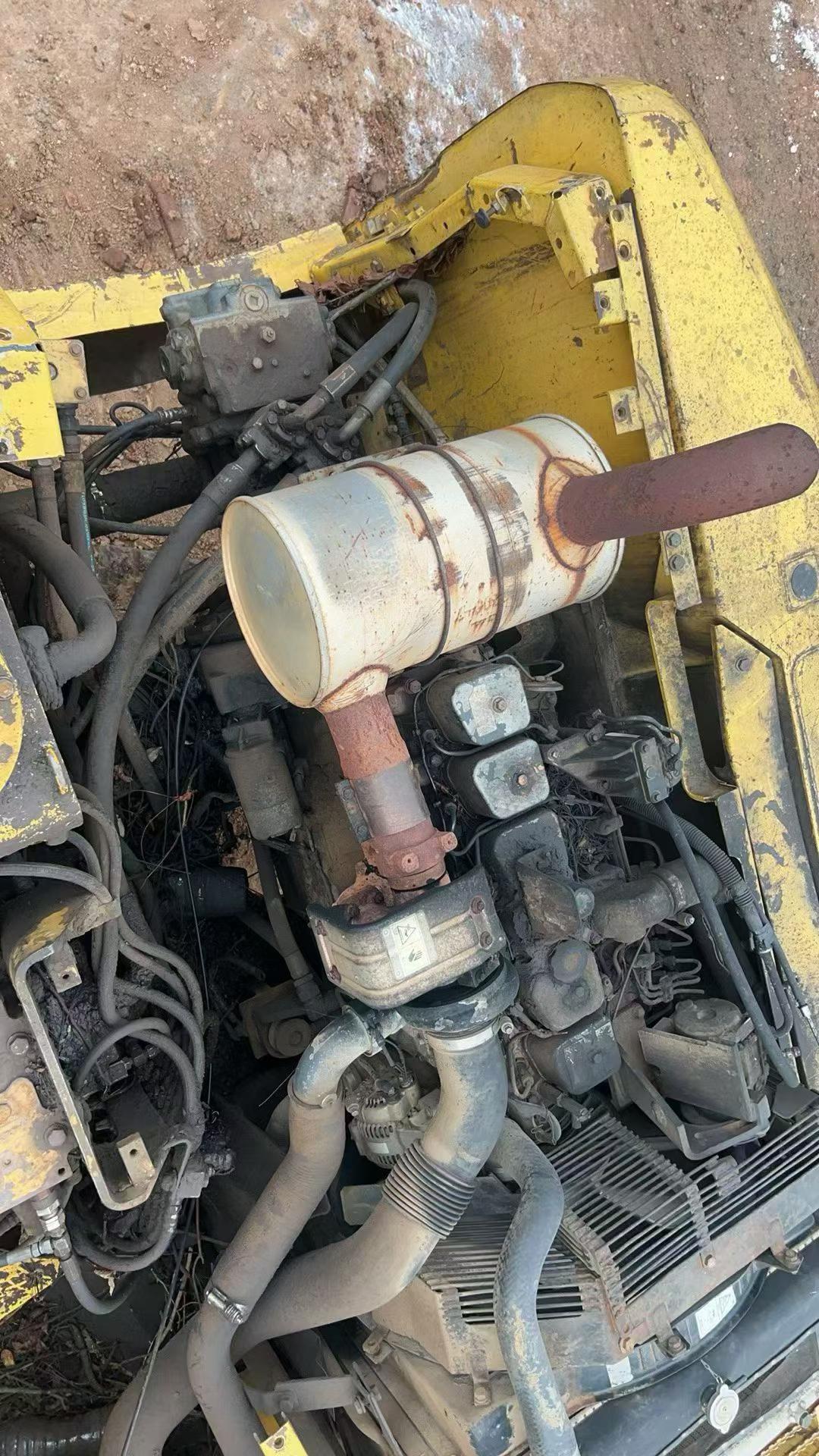 Buy Komatsu PC200-7 Used Excavator / 6