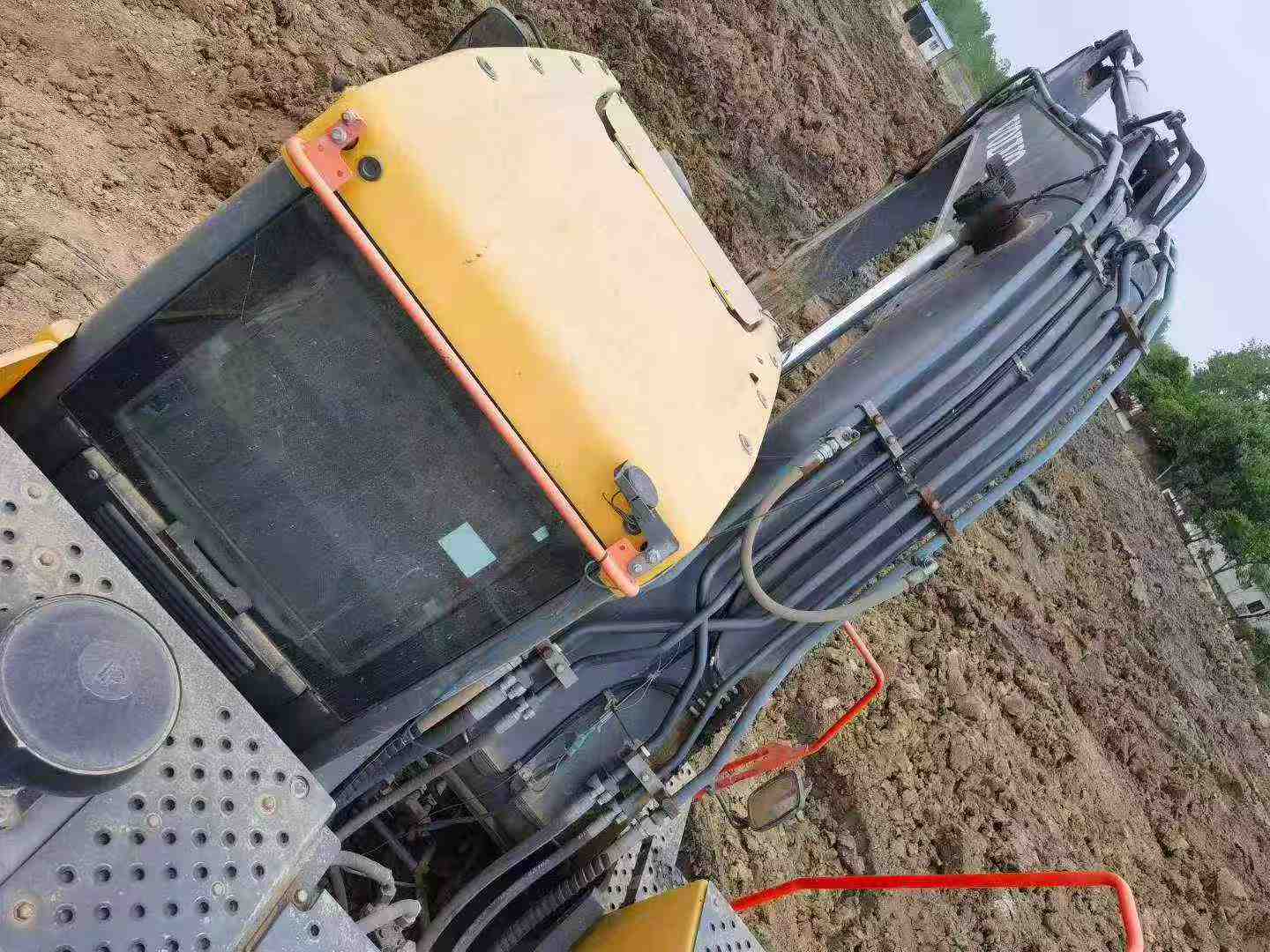 Buy Volvo EC200 Used Excavator / 8