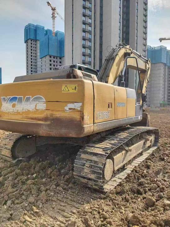 Buy XCMG XE265C Used Excavator / 1