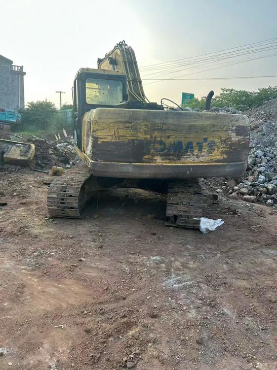 Buy Komatsu PC200-7 Used Excavator / 1