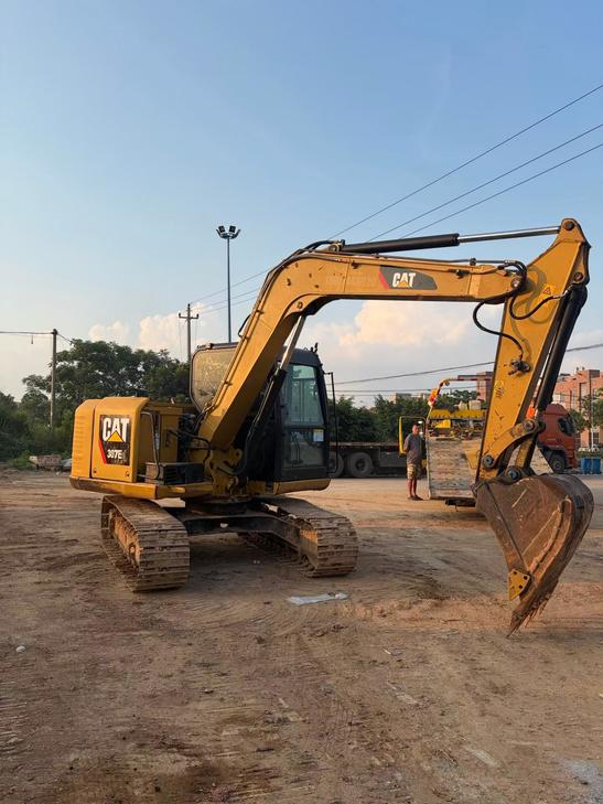 Buy Caterpillar 307B Used Excavator / 1