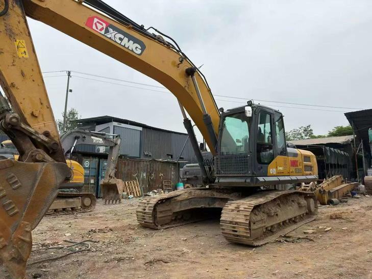 Buy XCMG XE245D Used Excavator / 1