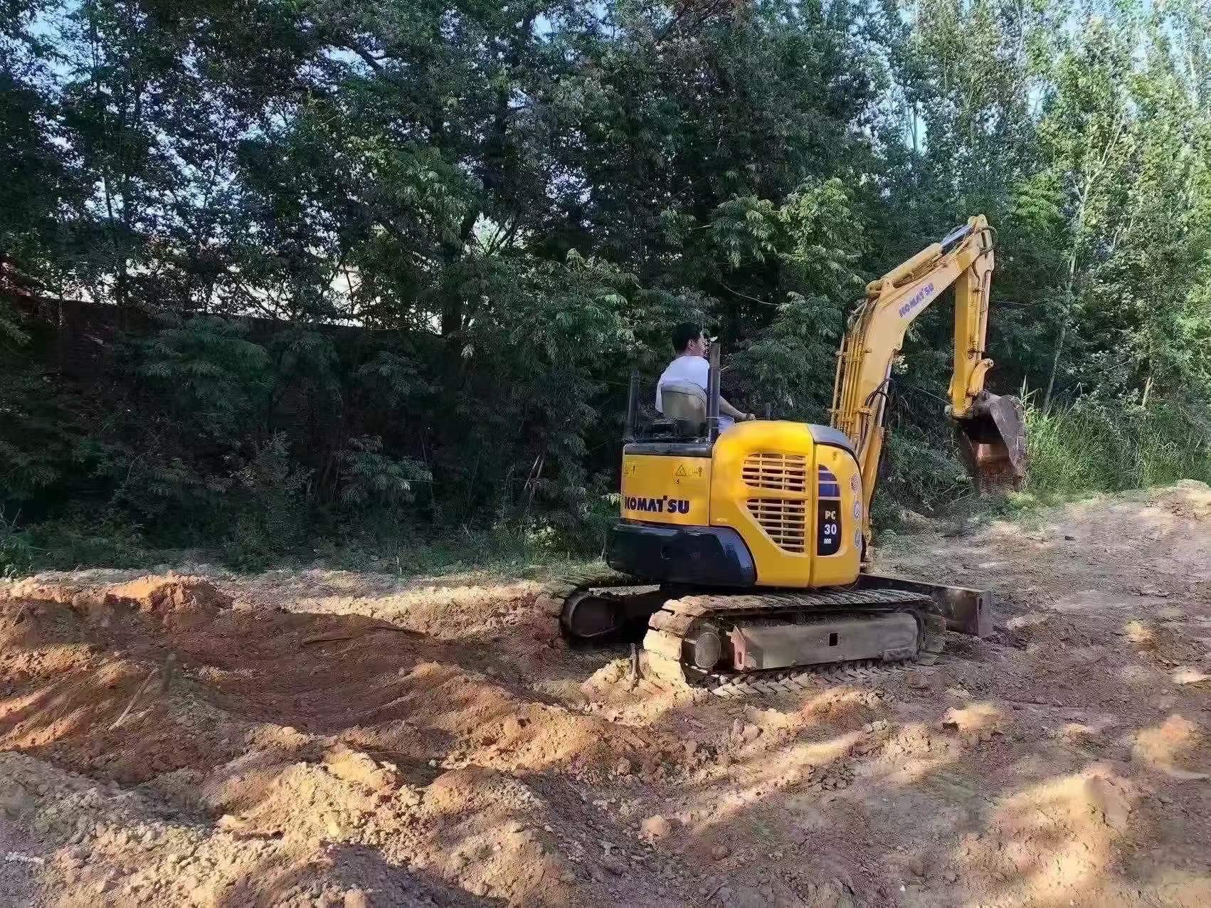Buy Komatsu PC30-3 Used Excavator / 9