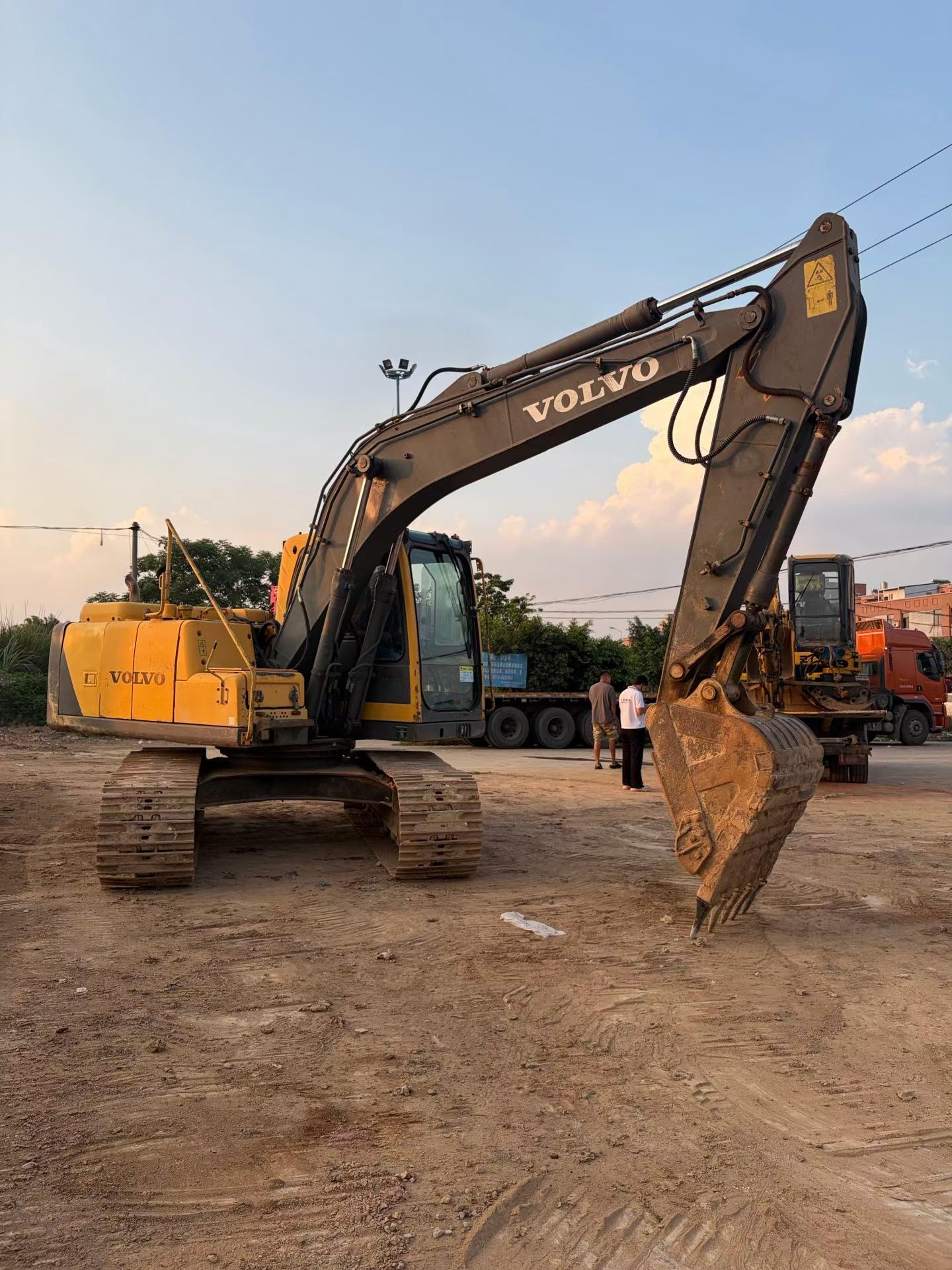 Buy Volvo EC140 Used Excavator / 2