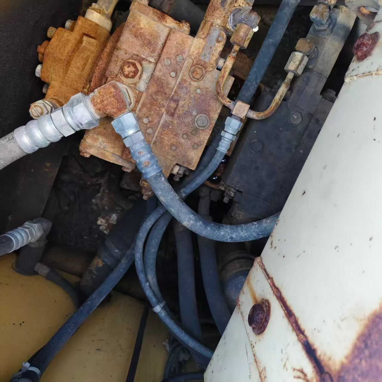 Buy Komatsu PC60-6 Used Excavator / 8