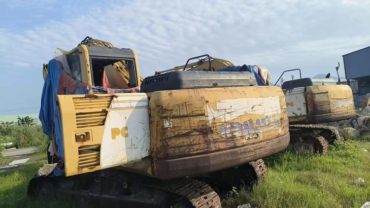 Buy Komatsu PC200-8 Used Excavator / 1