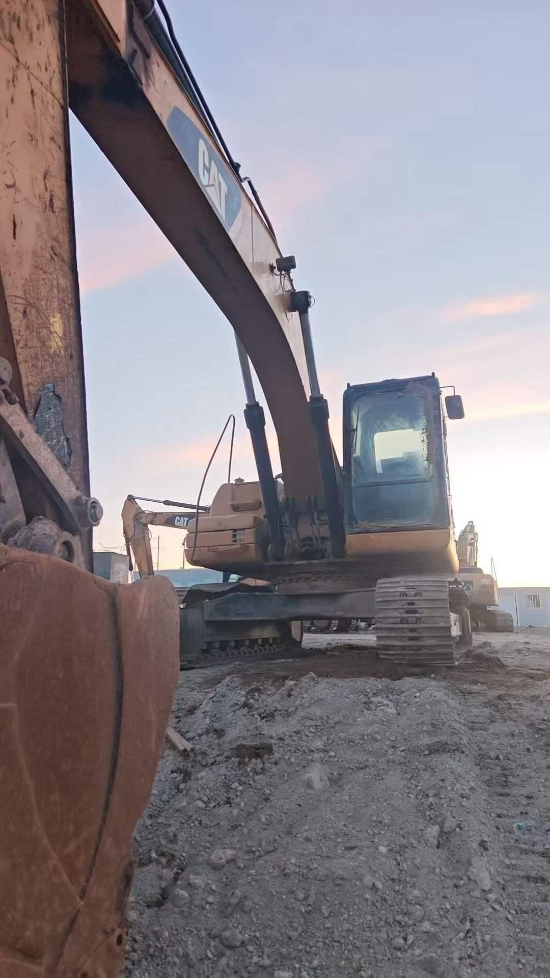 Buy Caterpillar 324D Used Excavator / 9