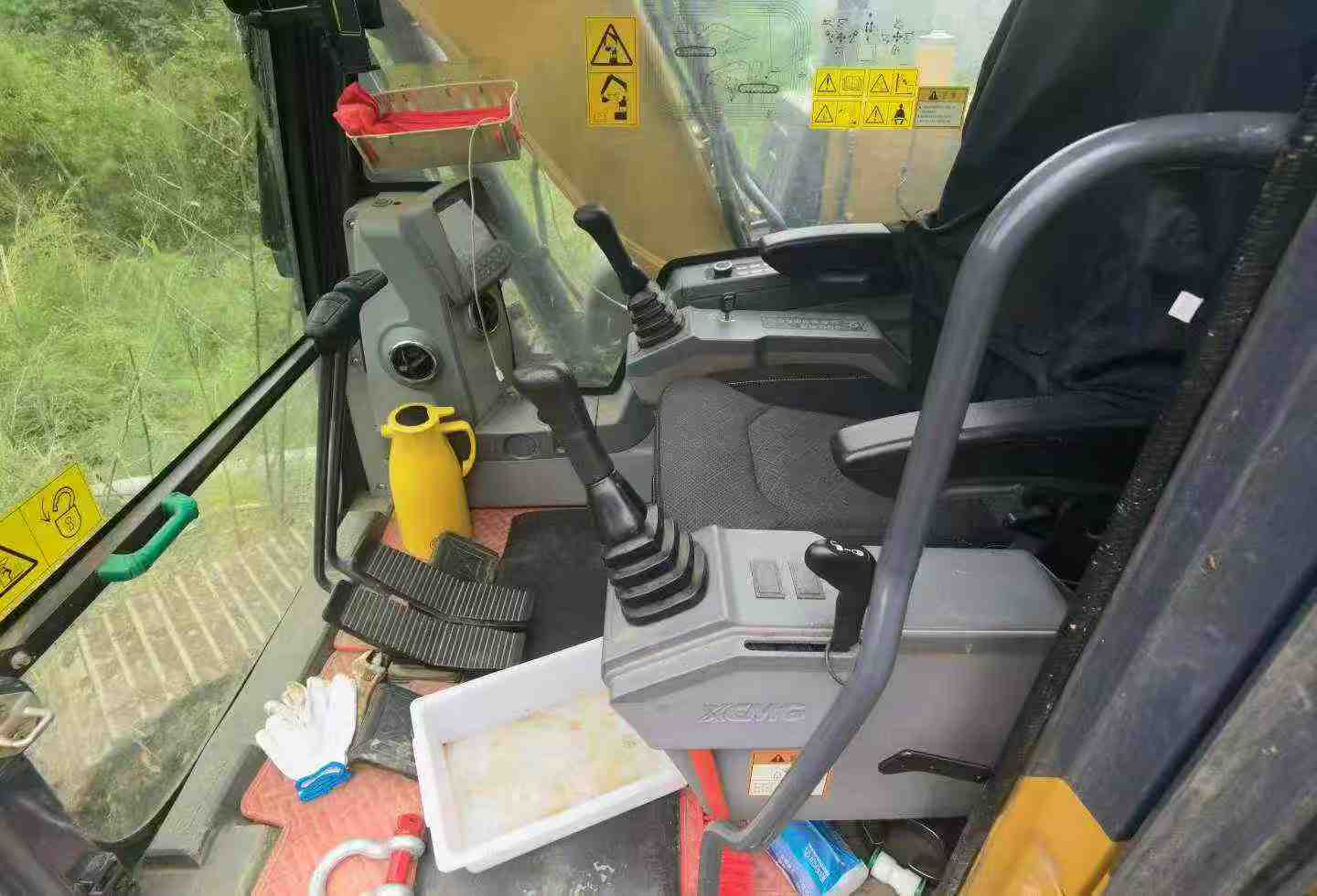 Buy XCMG XE135B Used Excavator / 3