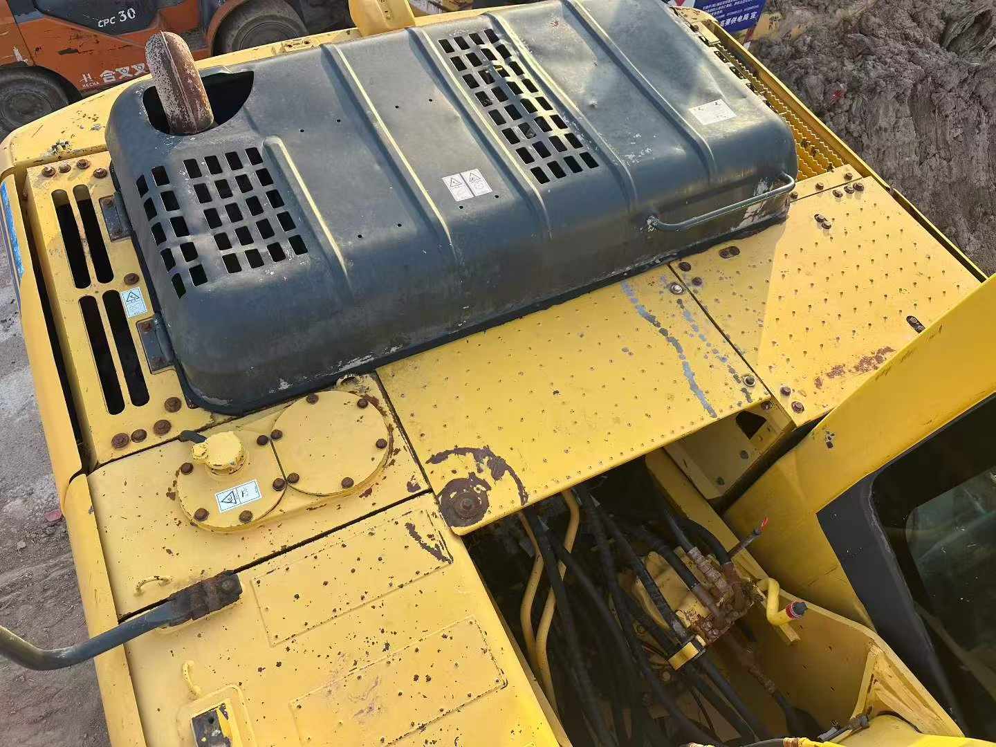 Buy Komatsu PC200-8N1 Used Excavator / 5