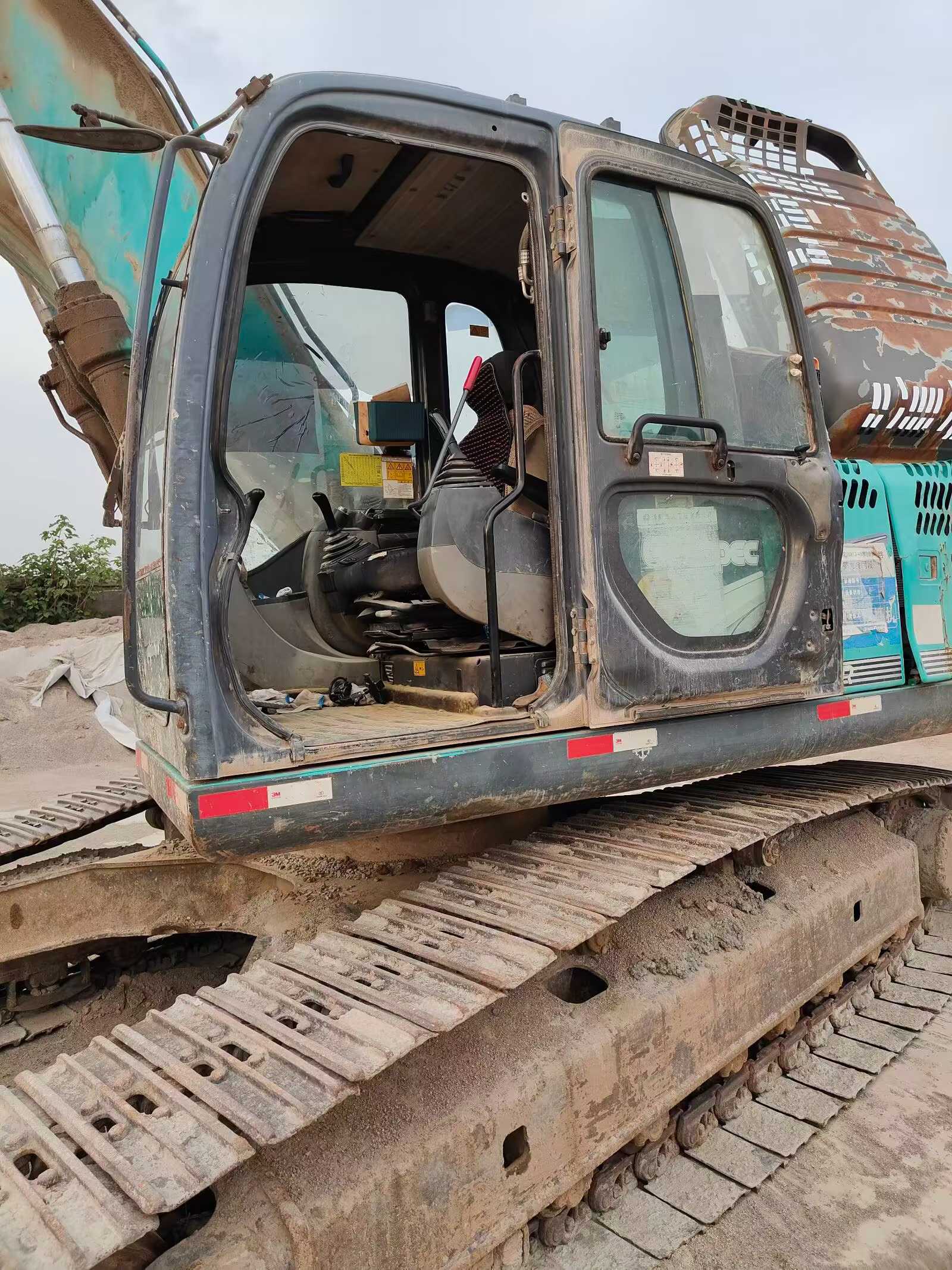 Buy Kobelco SK260 Used Excavator / 6