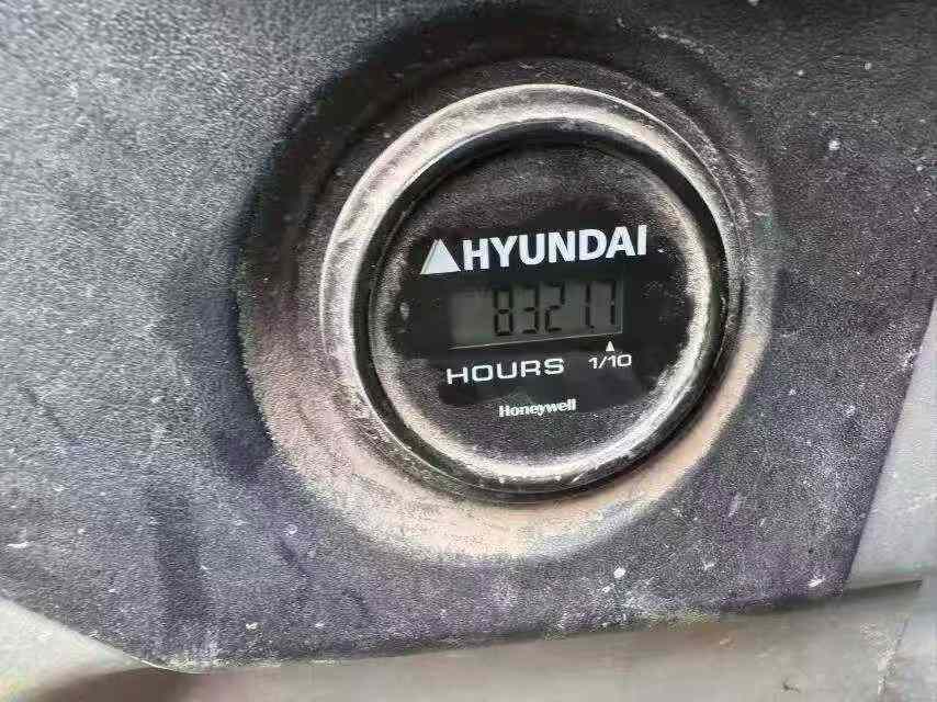Buy Hyundai R215VS Used Excavator / 2