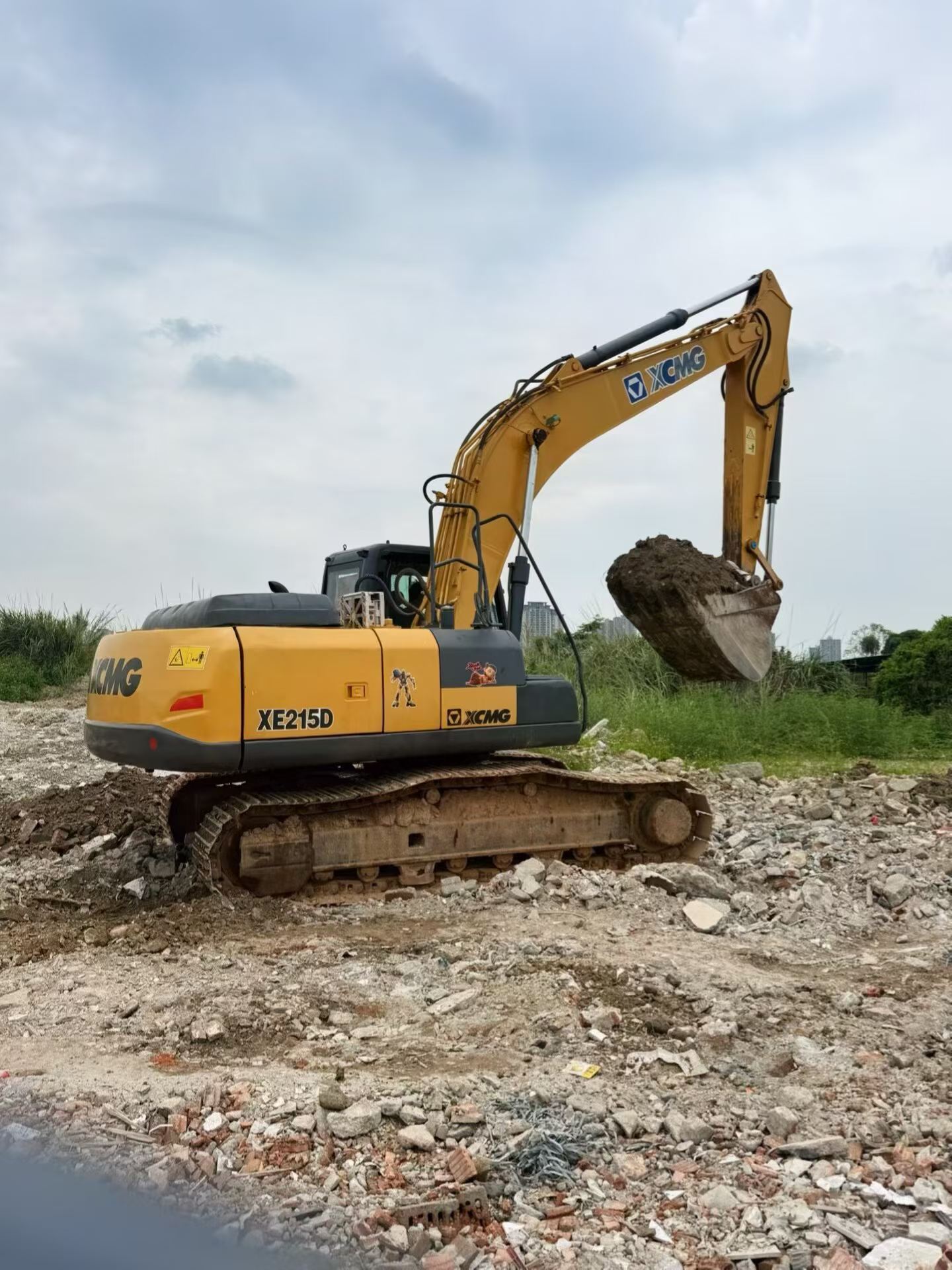 Buy XCMG XE215 Used Excavator / 3