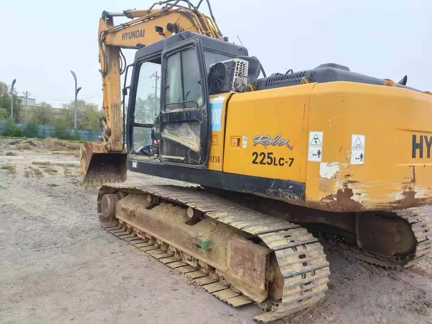 Buy Hyundai R225-7 Used Excavator / 2 Buy Hyundai R225-7 Used Excavator / 2