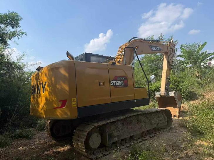 Buy Sany SY135 Used Excavator / 1