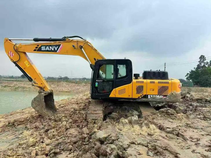 Buy Sany SY205C Used Excavator / 1