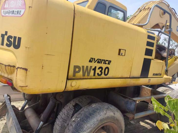 Buy Komatsu PC120-6 Used Excavator / 1