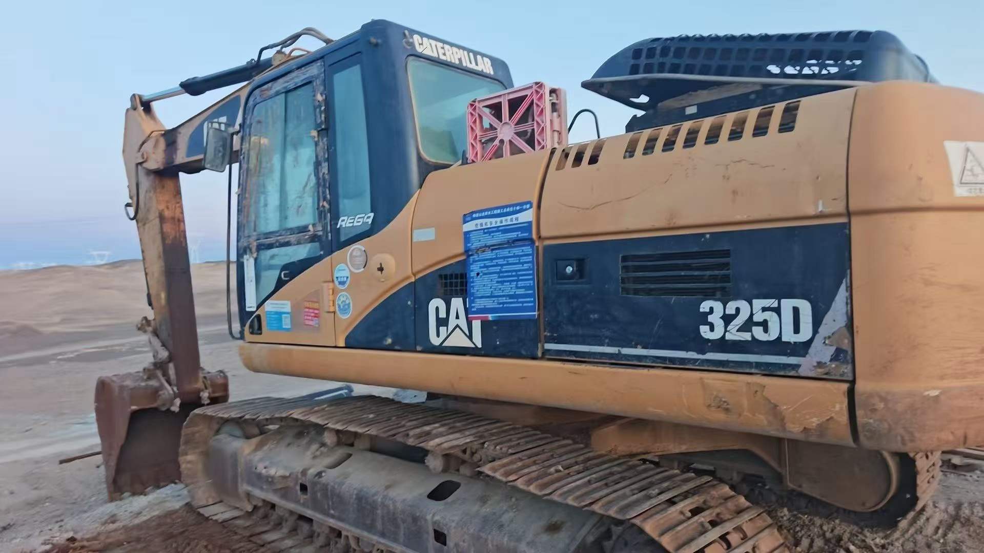 Buy Caterpillar 324D Used Excavator / 2