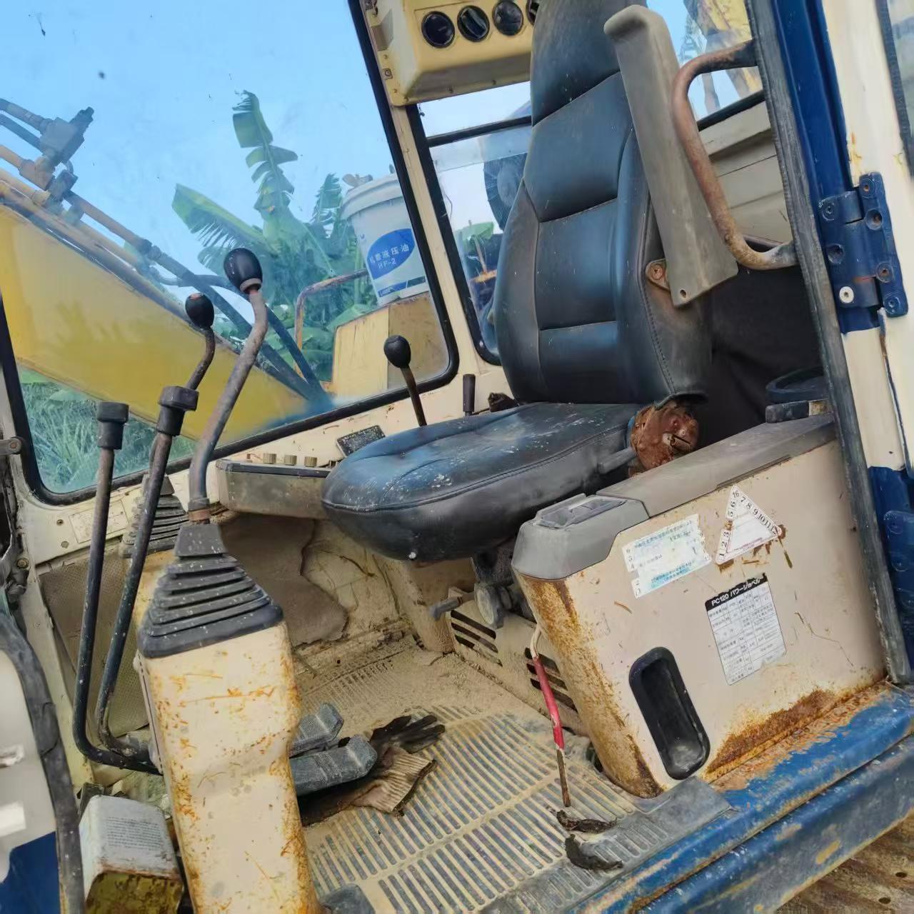 Buy Komatsu PC60-6 Used Excavator / 3