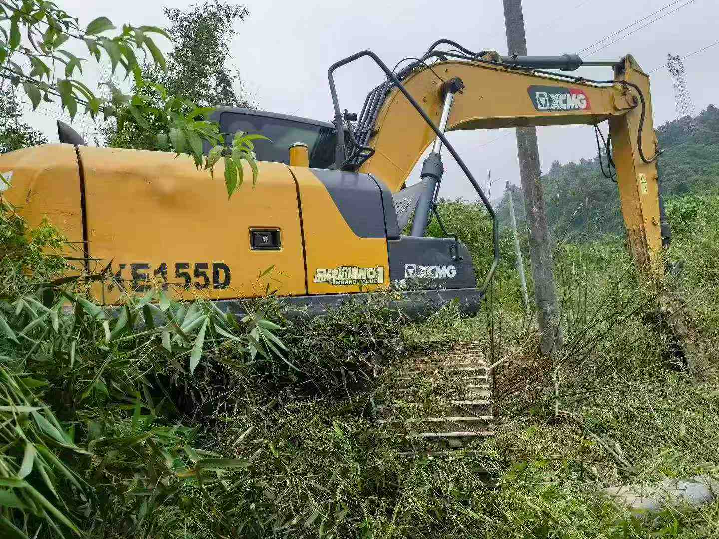 Buy XCMG XE135B Used Excavator / 2