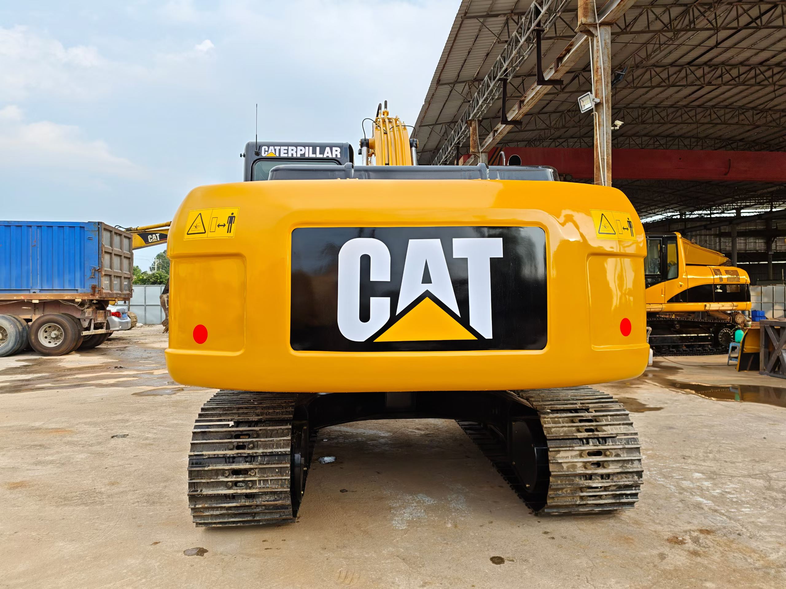 Buy Caterpillar 320D Used Excavator / 2