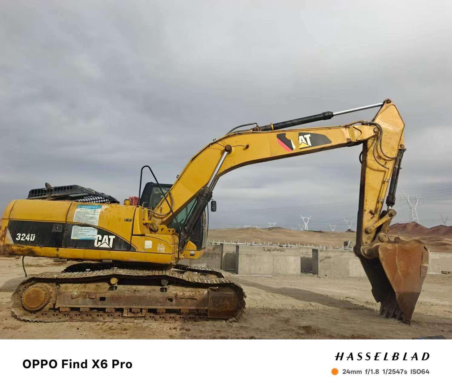 Buy Caterpillar 322B Used Excavator / 6