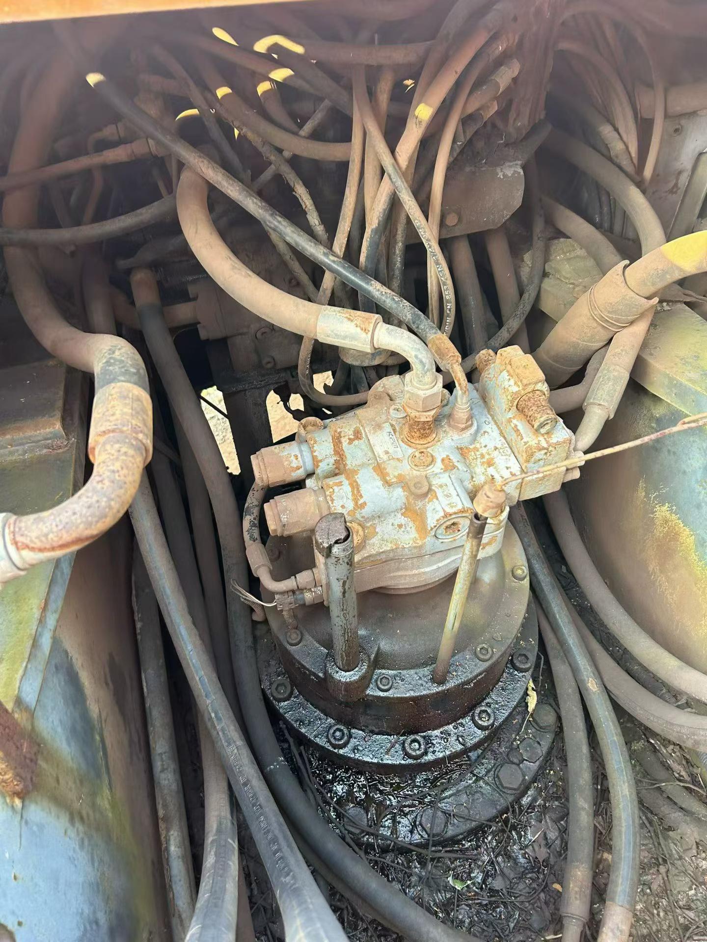 Buy Hitachi EX250-5 Used Excavator / 2