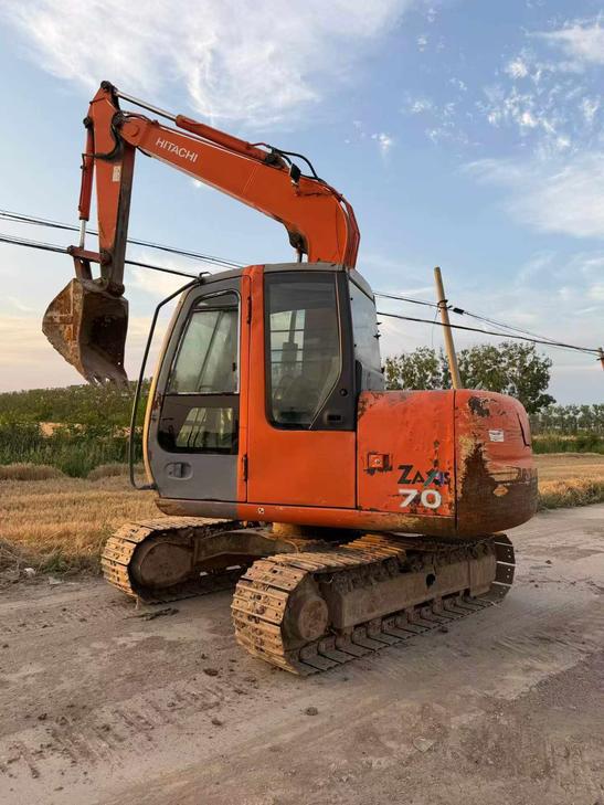 Buy Hitachi EX70 Used Excavator / 1