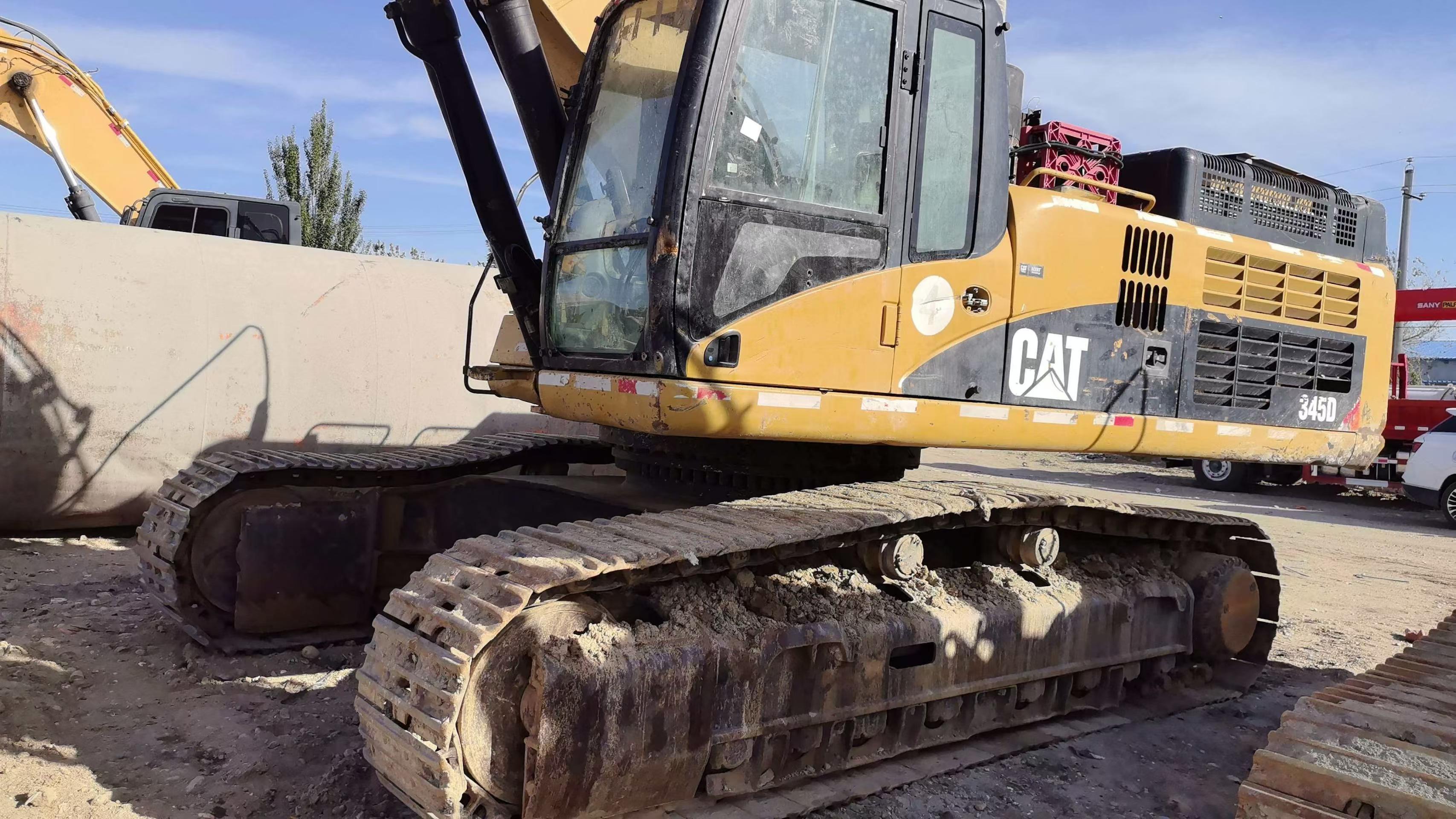 Buy Caterpillar 345D Used Excavator / 5