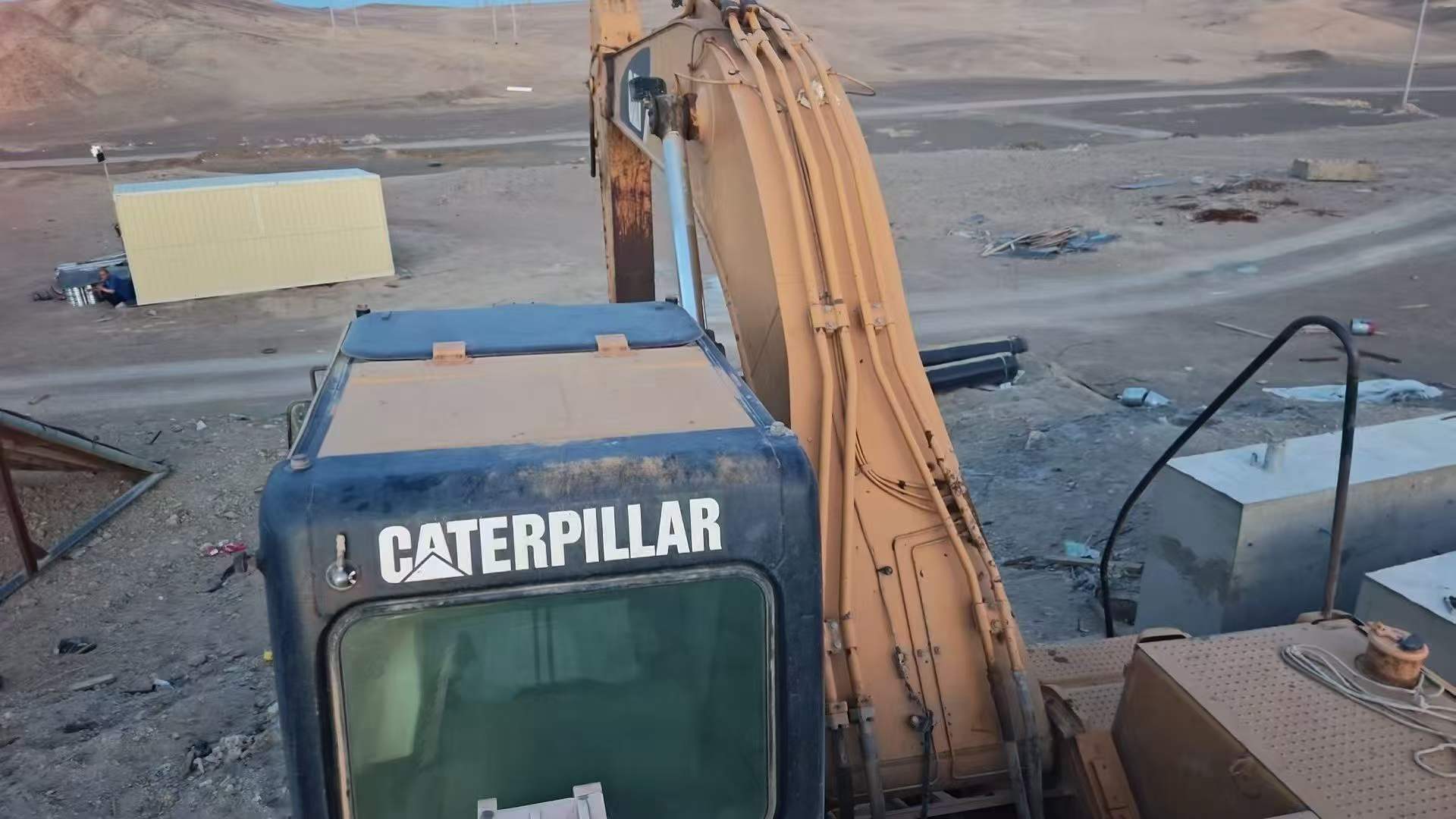 Buy Caterpillar 324D Used Excavator / 8