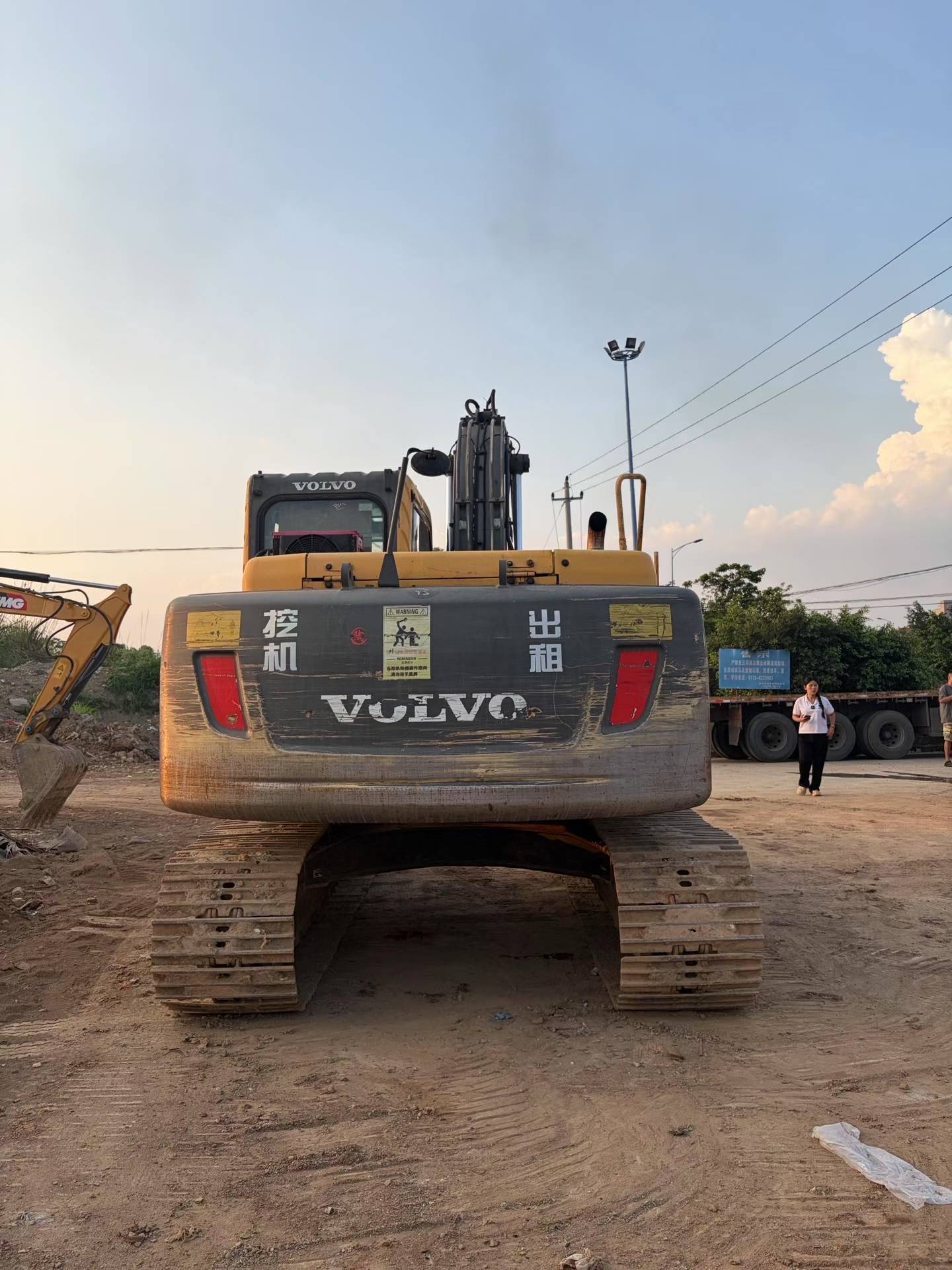 Buy Volvo EC140 Used Excavator / 4