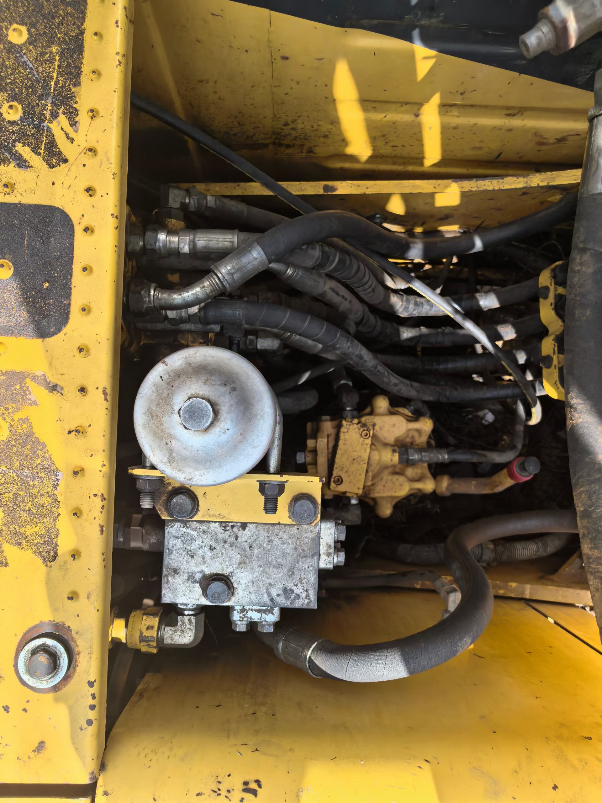 Buy Komatsu PC130 Used Excavator / 3