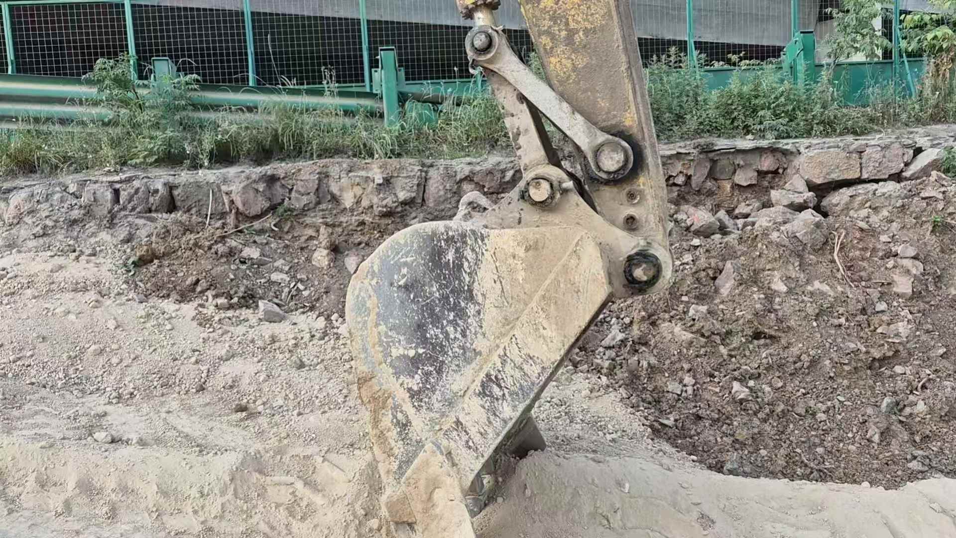 Buy Komatsu PC200 Used Excavator / 4