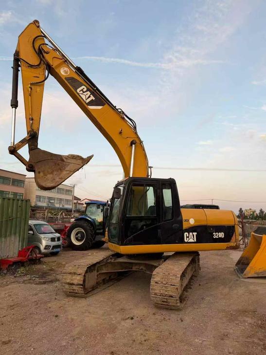 Buy Caterpillar 320D Used Excavator / 1