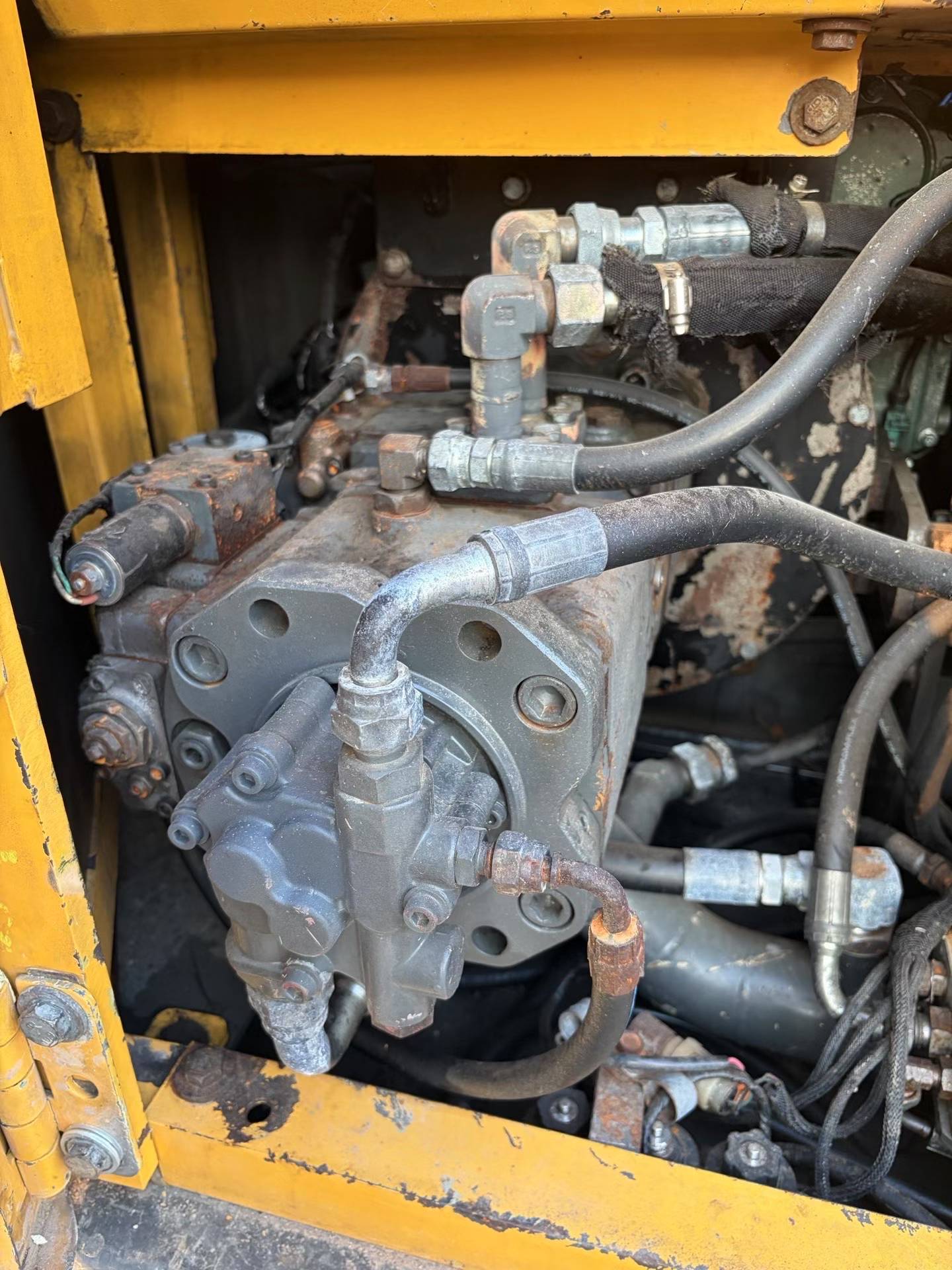 Buy Volvo EC140 Used Excavator / 8
