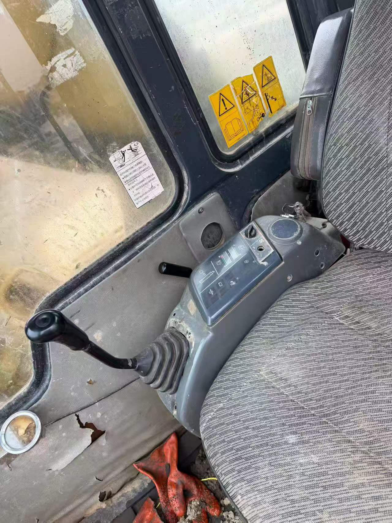 Buy Komatsu PC200-6 Used Excavator / 8