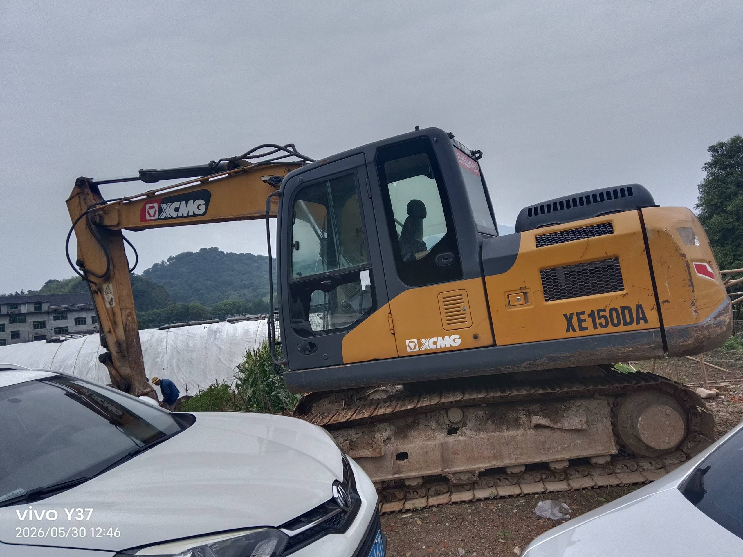 Buy XCMG XE135B Used Excavator / 1