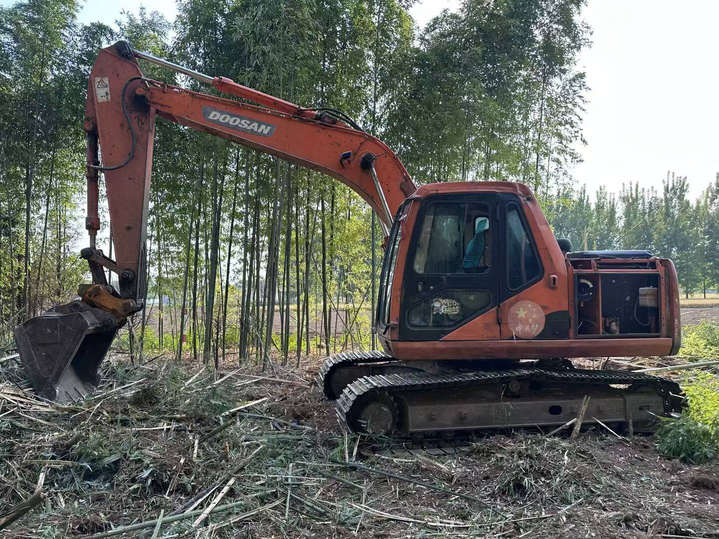 Buy Doosan DH150-7 Used Excavator / 1