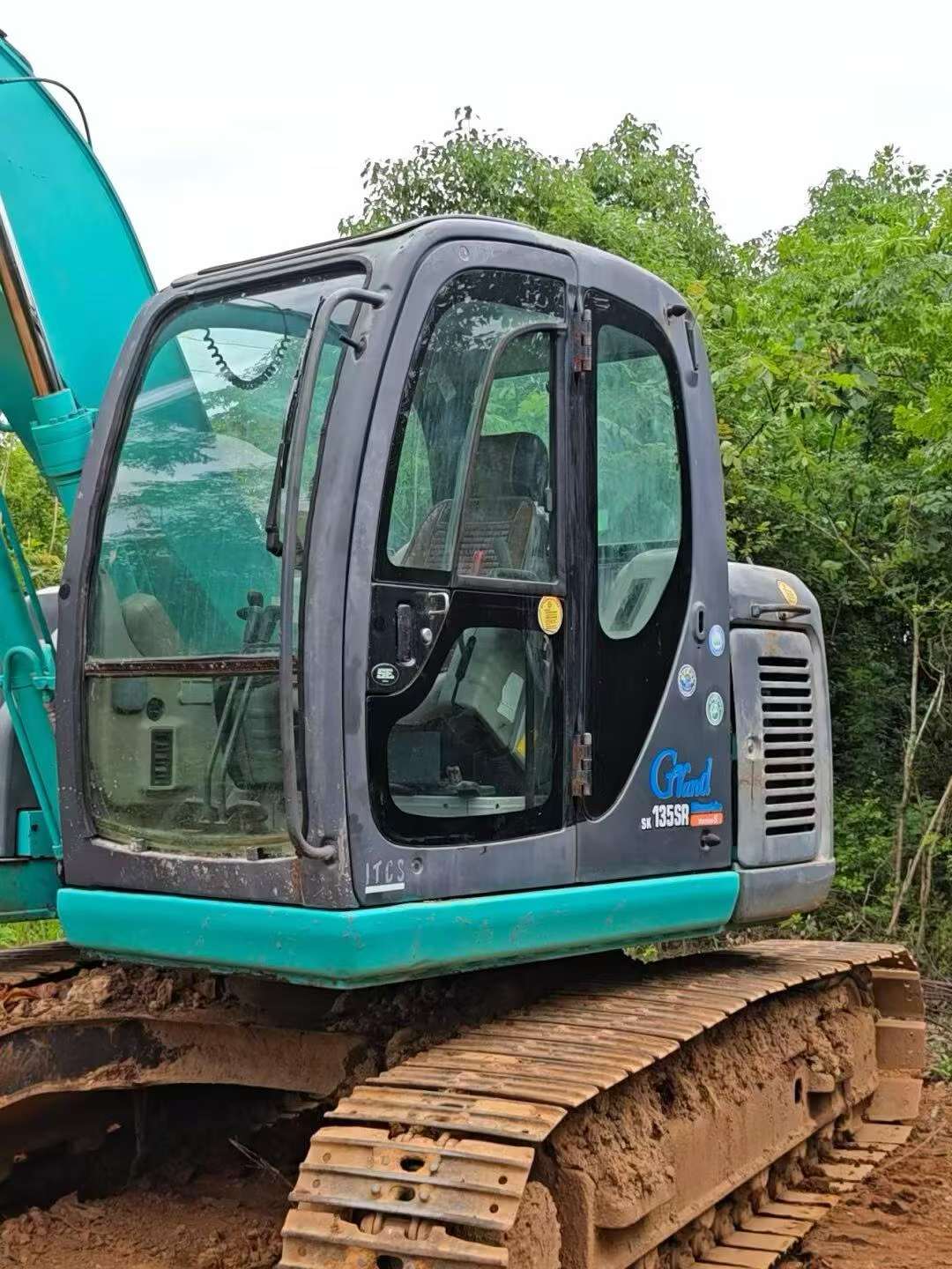 Buy Kobelco SK135 Used Excavator / 1