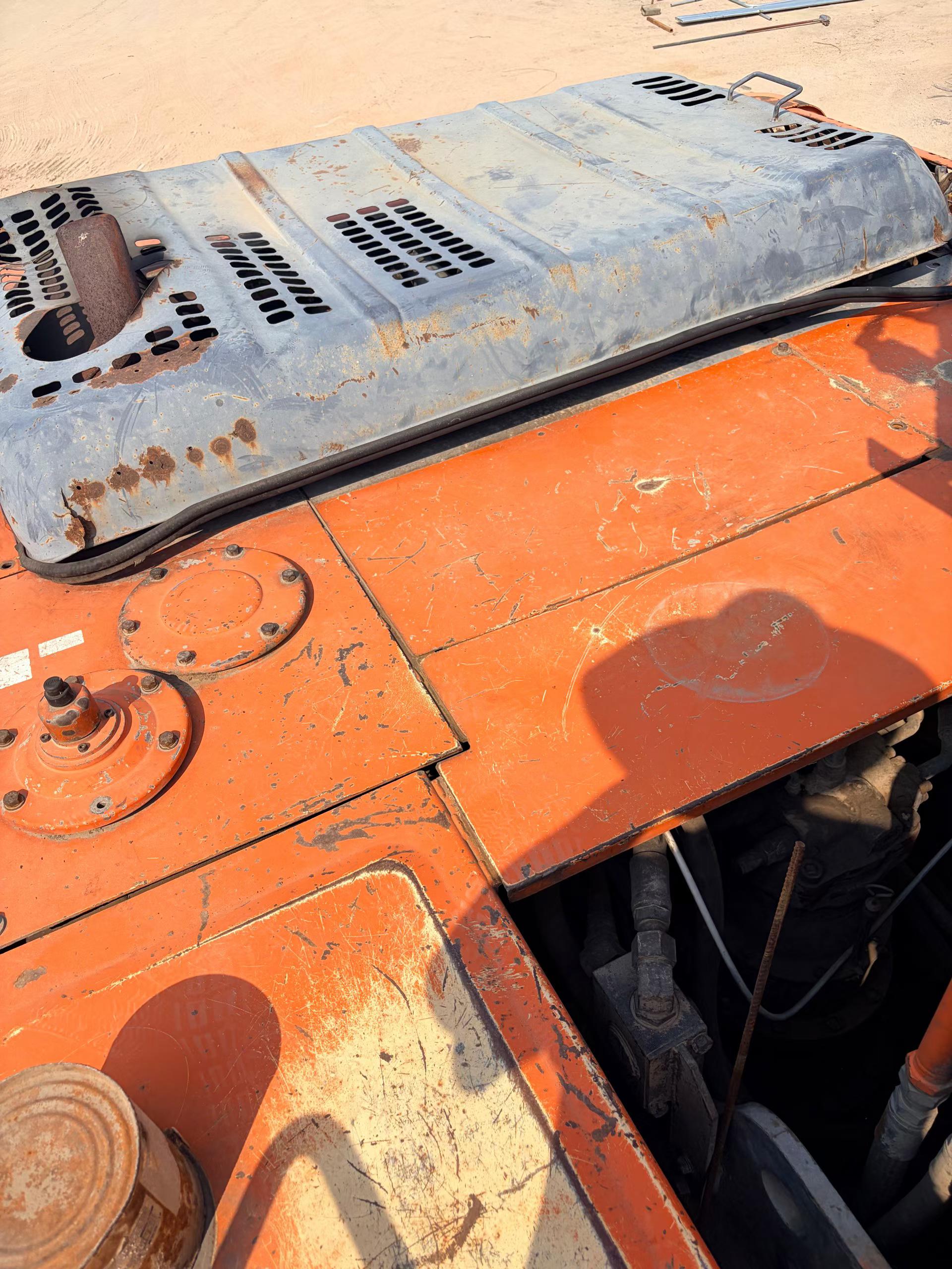 Buy Hitachi EX200-5 Used Excavator / 3