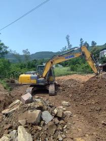 Buy XCMG XE135B Used Excavator / 2 Buy XCMG XE135B Used Excavator / 2
