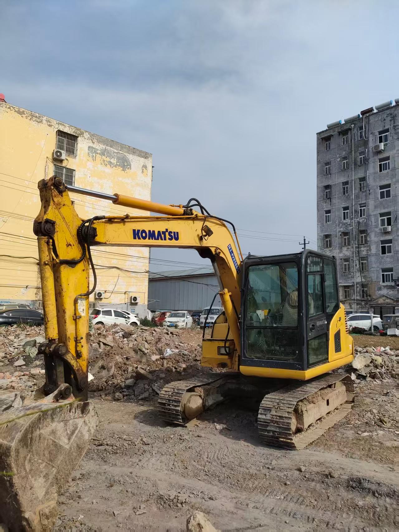 Buy Komatsu PC70-8 Used Excavator / 3