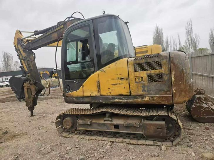 Buy XCMG XE85C Used Excavator / 1