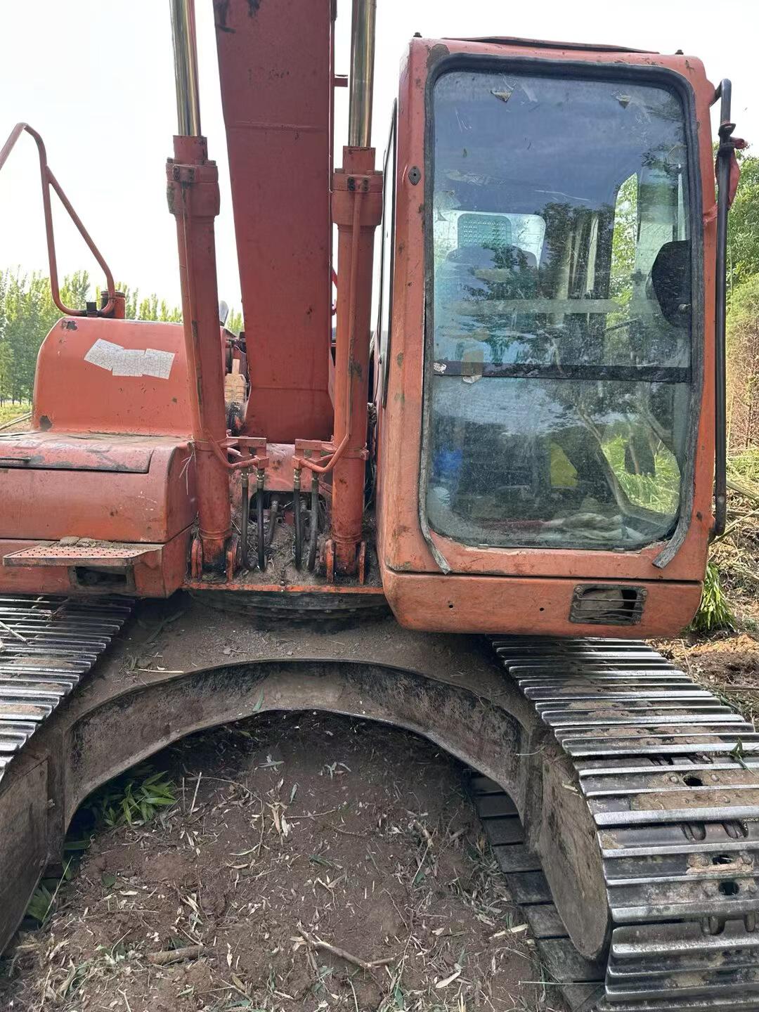 Buy Doosan DH150-7 Used Excavator / 2 Buy Doosan DH150-7 Used Excavator / 2