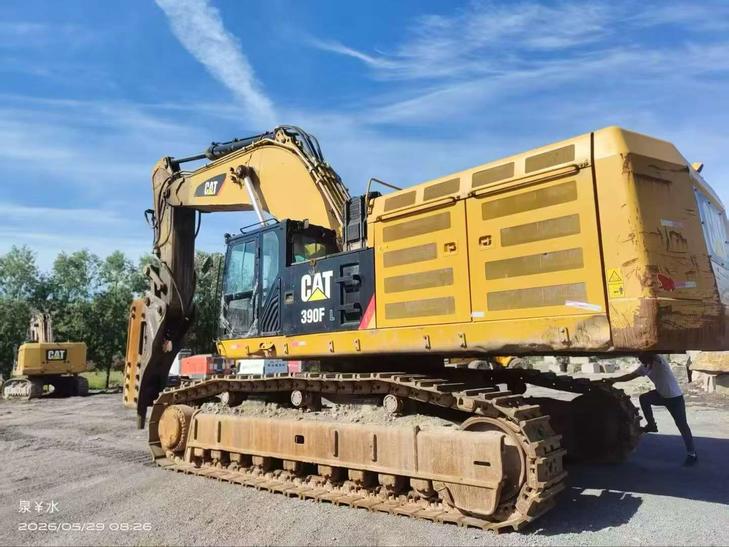Buy Caterpillar 390DL Used Excavator / 1